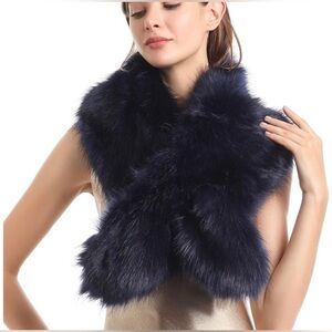 Chic Midnight Blue Faux Fur Scarf